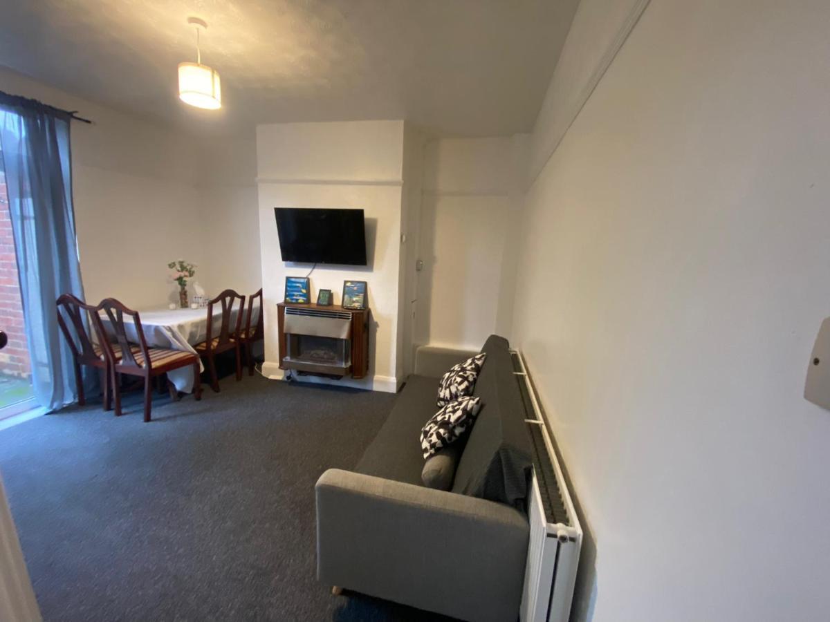 Room 2 Peaceful Stay Near Derby City Centre Exterior photo